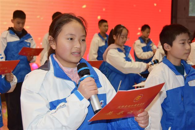 仰慕先辈壮举 诵赞爱国精神——棠外初2020级成功举办纪念“一二.九”朗诵大会