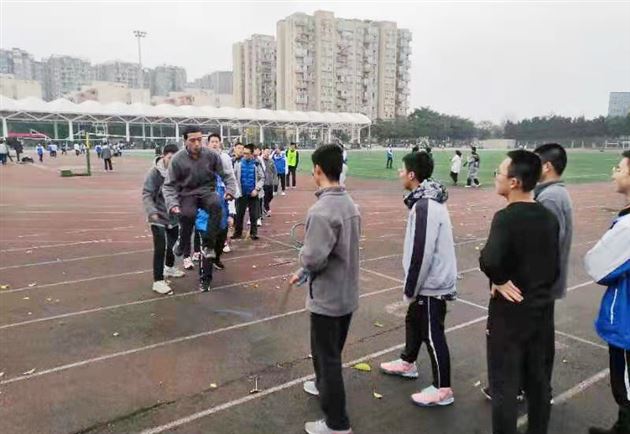 激情寒冬属于你——棠外高三年级成功举办冬季趣味运动会