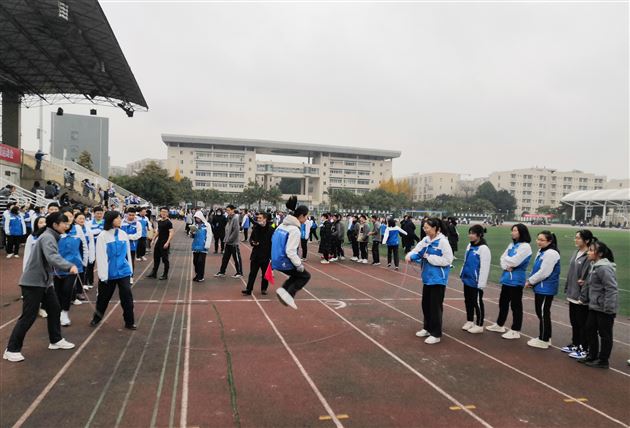 激情寒冬属于你——棠外高三年级成功举办冬季趣味运动会