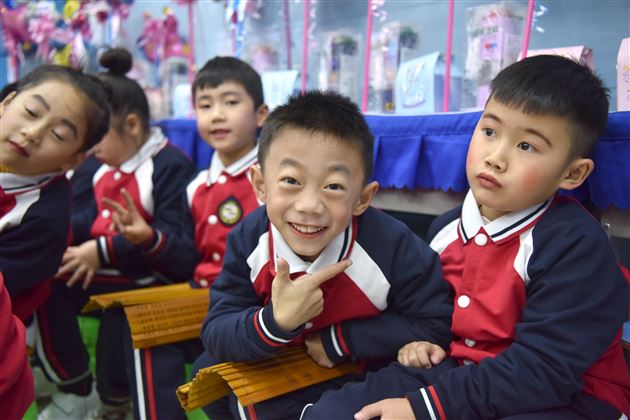 聆听花开的声音 点亮七彩的童年——棠外附小隆重举行2020级学生入学百日庆典活动