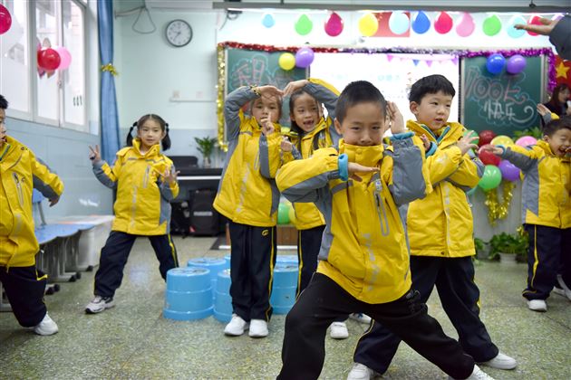 聆听花开的声音 点亮七彩的童年——棠外附小隆重举行2020级学生入学百日庆典活动