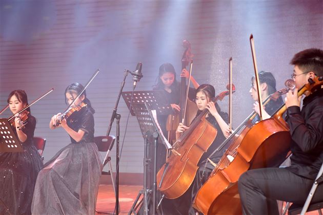 鼠岁送冬冬去冷藏庚子过 奋牛蹄春春来人喜天地欢——棠外隆重举行2020年校园艺术节展演暨2021新年文艺联欢晚会