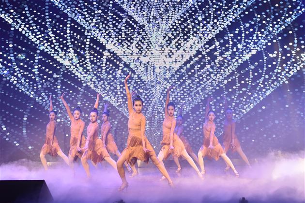 鼠岁送冬冬去冷藏庚子过 奋牛蹄春春来人喜天地欢——棠外隆重举行2020年校园艺术节展演暨2021新年文艺联欢晚会