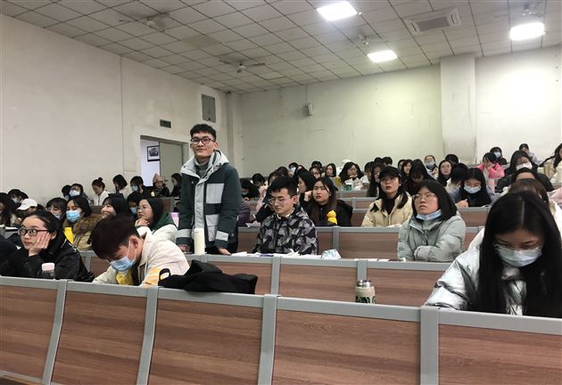 与“美”相遇 向“美”而生——高中政治“裴帮锐名师工作坊”受邀为四川师范大学学生作讲座