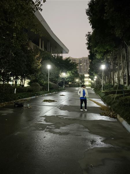 风雪中的环保卫士——记棠外初2020级12班社会实践活动