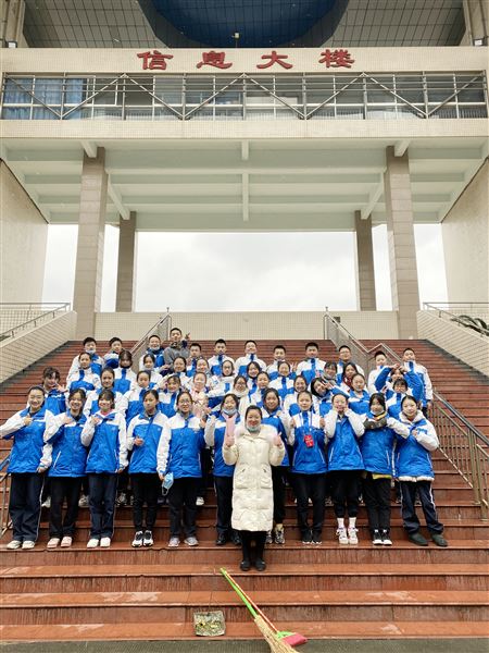 风雪中的环保卫士——记棠外初2020级12班社会实践活动