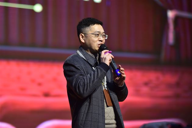 披荆斩棘战一诊 折桂夺魁再启程——高2018级成都市一诊考试成绩表彰暨学法指导交流会