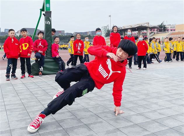 传承红色基因 争做新时代好队员——棠外小学隆重举行2020—2021学年下期开学典礼