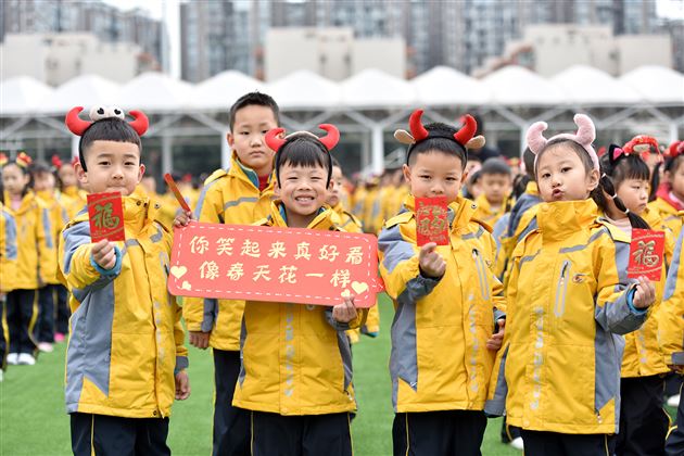 传承红色基因 争做新时代好队员——棠外小学隆重举行2020—2021学年下期开学典礼 