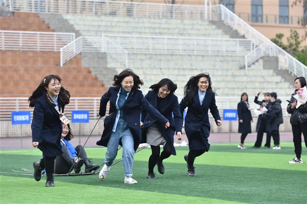 建功名校新征程，最美巾帼绽芳华——棠外隆重举行第111个“三·八”国际劳动妇女节庆祝表彰活动 