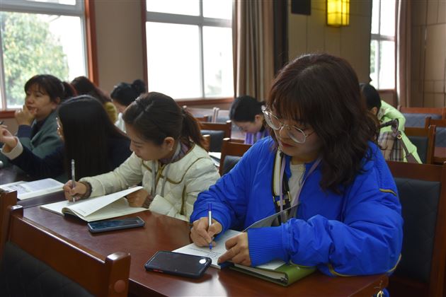 姚平书记讲党史，初中党员增自信——棠外初中党总支部召开“纪念中国共产党成立100周年”党史学习会