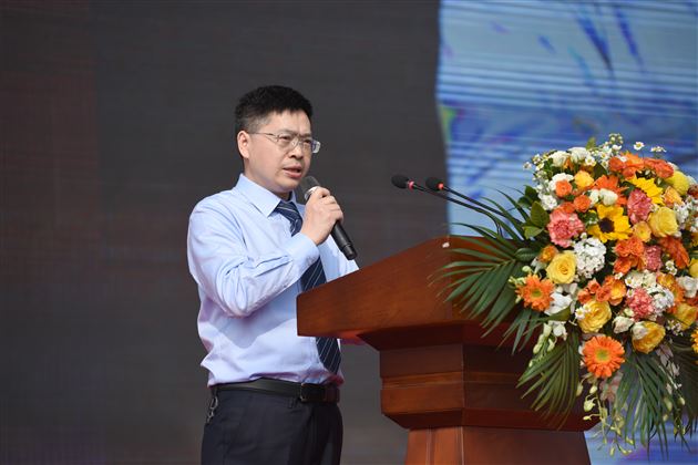 高三年级组长张泽刚老师的发言