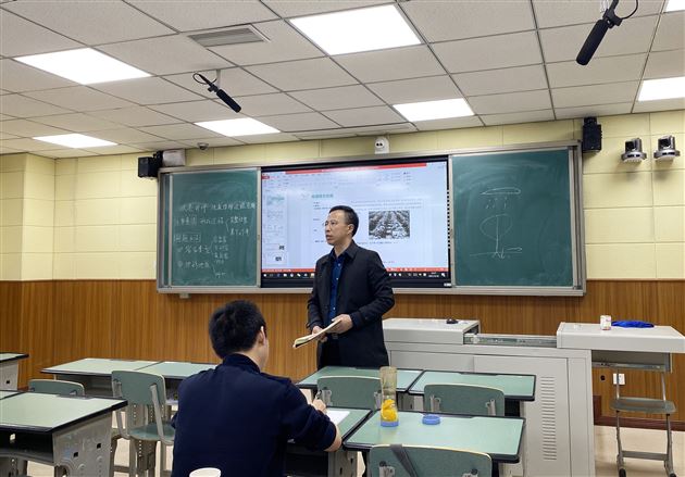 教研员刘光文老师做点评