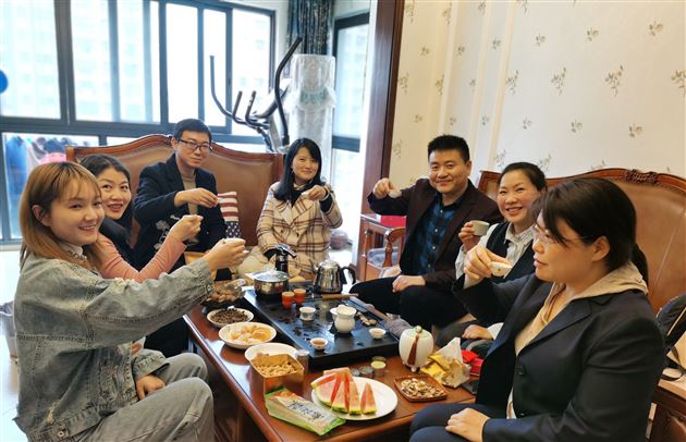 品茶品文品滋味 为教为学为人生——记刘勇名师工作室三月主题活动 