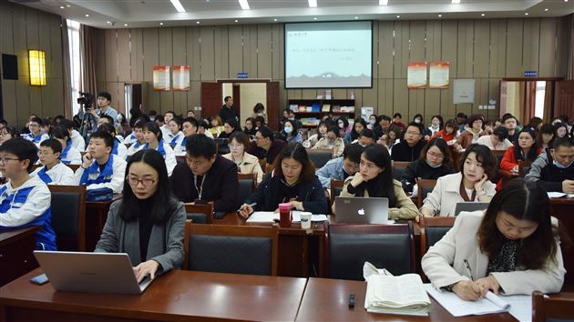 人间四月芳菲始 相约教研正当时——成都市八年级语文教研活动在棠外举行