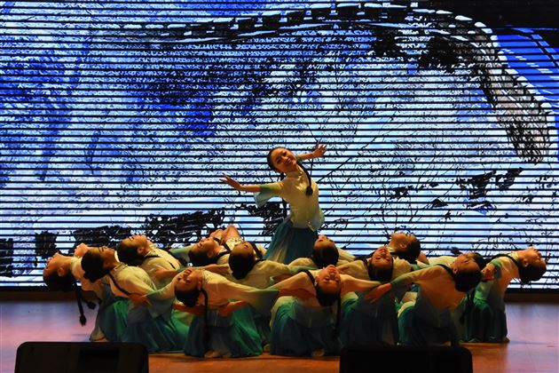 “艺”名惊人 棠外飞鹰艺术团斩获双流区三项“第一”