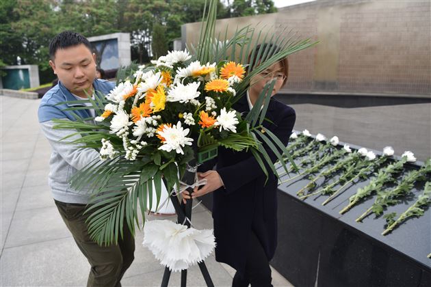 学党史，强信念，祭英烈，承意志——棠外校团委开展青年教师主题团日活动 