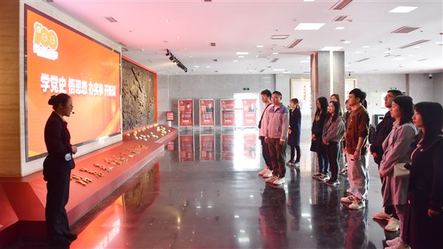 学党史，强信念，祭英烈，承意志——棠外校团委开展青年教师主题团日活动 