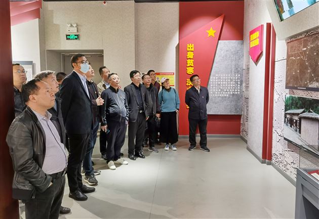 缅怀英烈悟党史 汲取力量再出发——棠外初、高中党总支组织党员干部前往邱少云烈士纪念馆开展主题教育活动