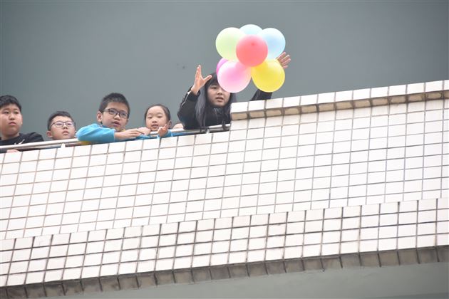 以卵击石并非异想天开——棠外附小举行第三届“鸡蛋撞地球”科技体验活动