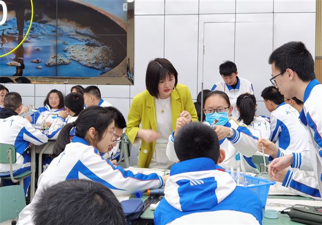 喜报！棠外刘丹老师荣获成都市2021年高中化学教学优质课展评第一名