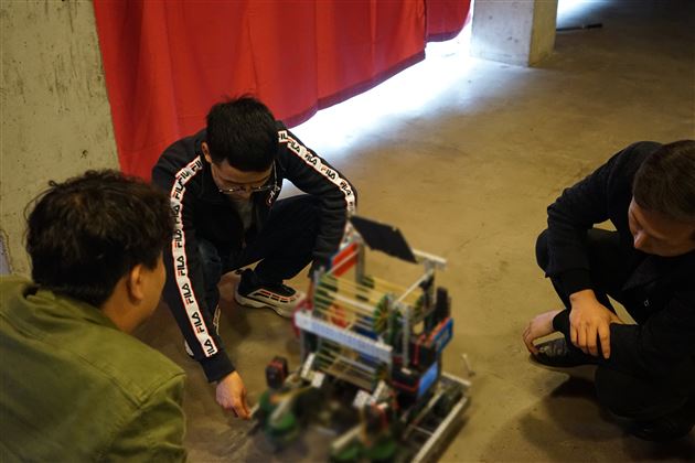 棠外教师、四川省优秀机器人教练员万昭富受邀赴重庆授课 