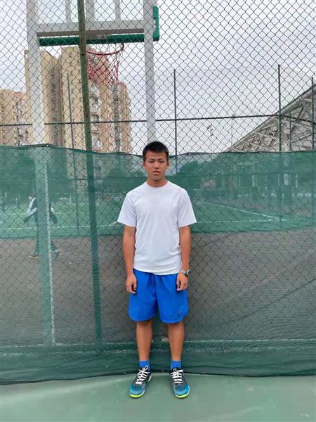 何雨泽 高中男子单打亚军