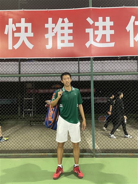 甲组单打冠军王天赐