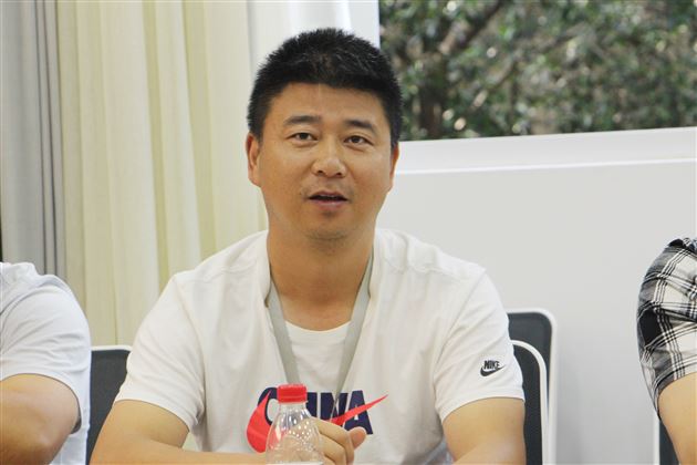 小初课程一体化 中考体育更辉煌——双流区教研员游海峰、凌远富指导棠外小学初中联合教研会