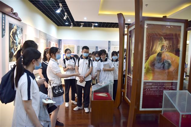 缅怀先烈悟初心 铸魂育人同追梦——棠外高中党总支第十八期高中青年学生党校党课培训活动