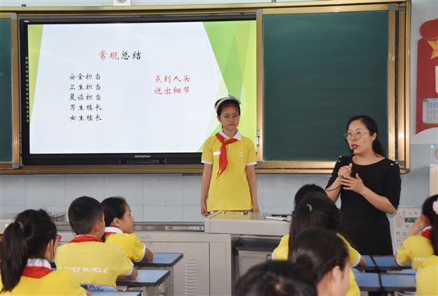 绵竹市新市学校教师到棠外附小参观学习