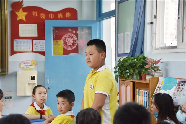 绵竹市新市学校教师到棠外附小参观学习 