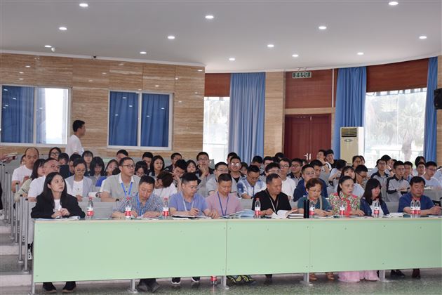 砺志追长梦 厚德纵轻舟——高中李治君、张泽刚班主任名师工作坊班级德育创新励志演讲活动