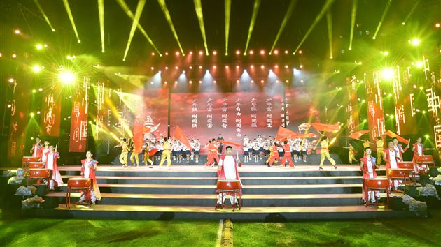 翩翩少年逐新梦 初心向党迎百年——记成都棠湖外国语学校庆祝建党百年暨少年节师生综合素质展示活动 