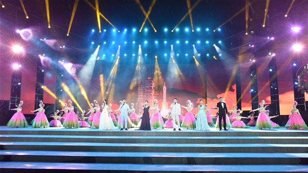 翩翩少年逐新梦 初心向党迎百年——记成都棠湖外国语学校庆祝建党百年暨少年节师生综合素质展示活动 