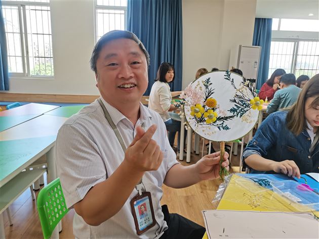 让心花在指尖绽放——棠外“5·25我爱我”心理健康节系列活动