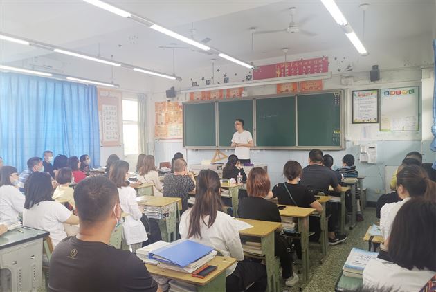 2019，爱你长长久久——棠外初2019级召开家校联系会 