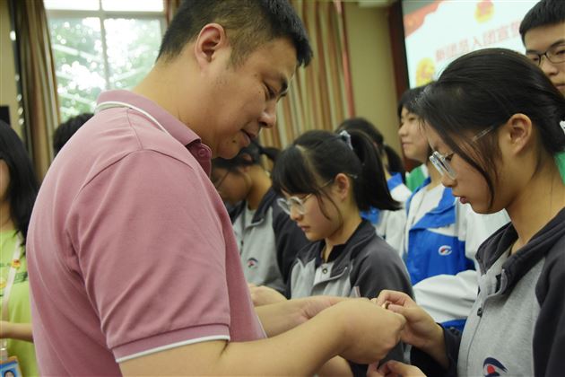 坚守责任使命，不负青春年华——记棠外初中新团员入团宣誓仪式 