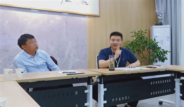 沉下身段  扎根课堂——成都市刘勇名师工作室五月主题活动