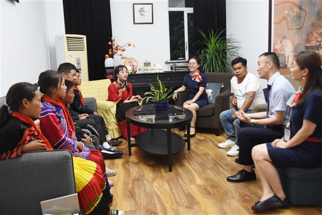 凉山州昭觉县博洛乡中心校师生代表到棠外附小进行交流访问活动