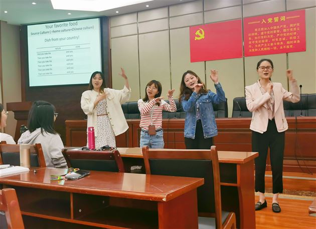 聚焦语言核心素养  提升教育教学技能——记棠外附小英语教师培训活动