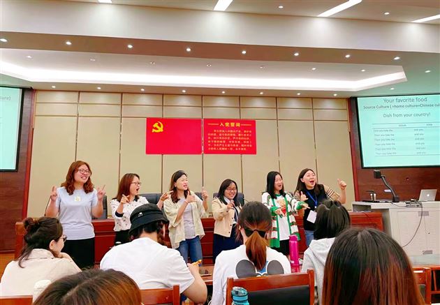 聚焦语言核心素养  提升教育教学技能——记棠外附小英语教师培训活动