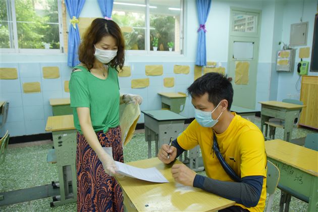 防疫演练擂战鼓 全力护航迎中考——中考棠外考点开展防疫应急演练