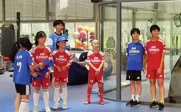 祝贺胡恩瑞小朋友荣获全国校园足球“得分王”称号