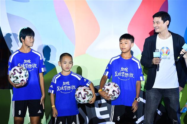 祝贺胡恩瑞小朋友荣获全国校园足球“得分王”称号