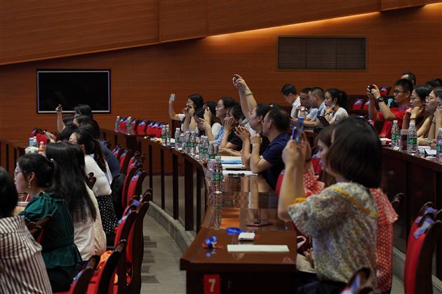 听棠外教育“好声音” 做教书育人好教师——棠外初中余秀彬、袁成老师在2021全国教育叙事大会中获奖并作主题交流