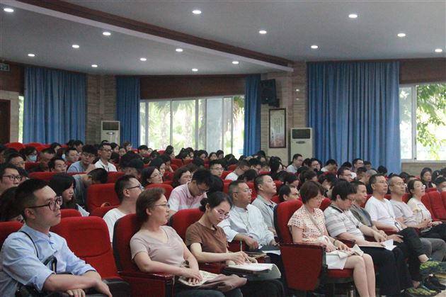 深耕细作再提升 不等扬鞭自奋蹄——2020-2021学年度下期高中教职员工大会 