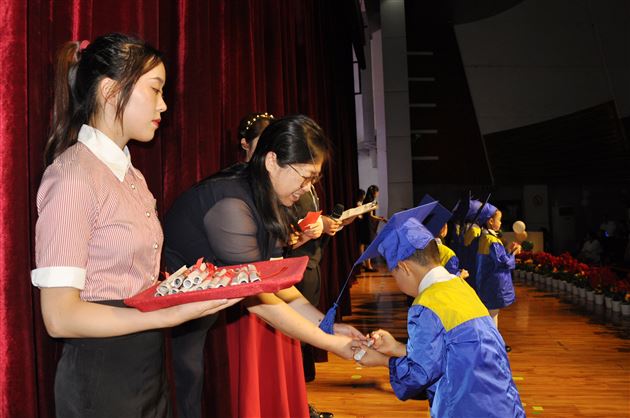 成长 感恩 启航——棠外实验幼儿园举行2021届毕业典礼