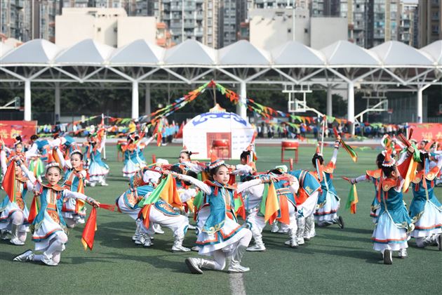 百人集体舞比赛现场