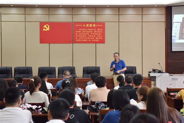 顺应时代 锐意进取——湖南长沙市明达中学120名高三骨干教师到棠外交流学习